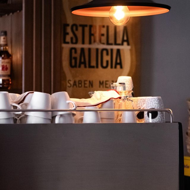 ☕️ How to make your day even better? Start it with a cup of true Italian cappuccino. We use illycaffè — the legendary family roaster from Trieste, where the culture of perfect espresso was born back in 1933.
Only 100% Arabica, perfectly balanced, with notes of chocolate and toasted nuts — coffee made to be savored slowly. Taste the difference in every cup.
📍 Calle San José, 6, Benalmádena
📞 +34 951 71 57 36
#love #lovely #restaurant #benalmadena #restaurante #benalmádena #malaga #spain #coffee #espresso #cappuccino #coffeelover #dinner #málaga #benalmadenapueblo #benalmadenacosta #benalmadenabeach #benalmadenamarina #costadelsol