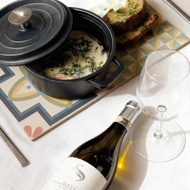 Sometimes, when opposites meet, flavours reveal themselves in a new light. Contrast brings taste to life. And that is where the true art of Salu lies.

📍 Calle San José, 6, Benalmádena
📞 +34 951 71 57 36

#love #lovely #restaurant #benalmadena #restaurante #benalmádena #malaga #dinner #wine #málaga #vino #viño #víno #benalmadenapueblo #benalmadenacosta #benalmadenabeach #benalmadenamarina #cena #food #foodlover #winelover #costadelsol #pleasure #mussel #gorgonzola #whitewinelover #whitewine #gavi #italianwine