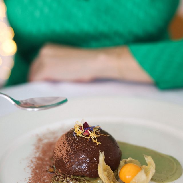 Dubai chocolate mousse — a dessert meant to be enjoyed slowly, savoring each movement of the spoon. Its deep chocolate flavor and delicate texture make it the perfect ending to an evening at Salu.

📍 Calle San José, 6, Benalmádena
📞 +34 951 71 57 36

#restaurant #benalmadena #dessert #malaga