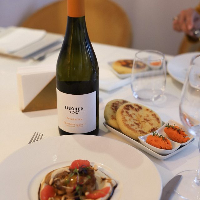 Salu is about evenings spent over good food and the right wine. About flavours you want to return to, and an atmosphere where it’s easy to stay a little longer than planned. Salu is about consistency, calm and that perfect dinner rhythm, when everything feels just right.

📍 Calle San José, 6, Benalmádena
📞 +34 951 71 57 36

#restaurant #benalmadena #dinner #wine #mediterraneanfood