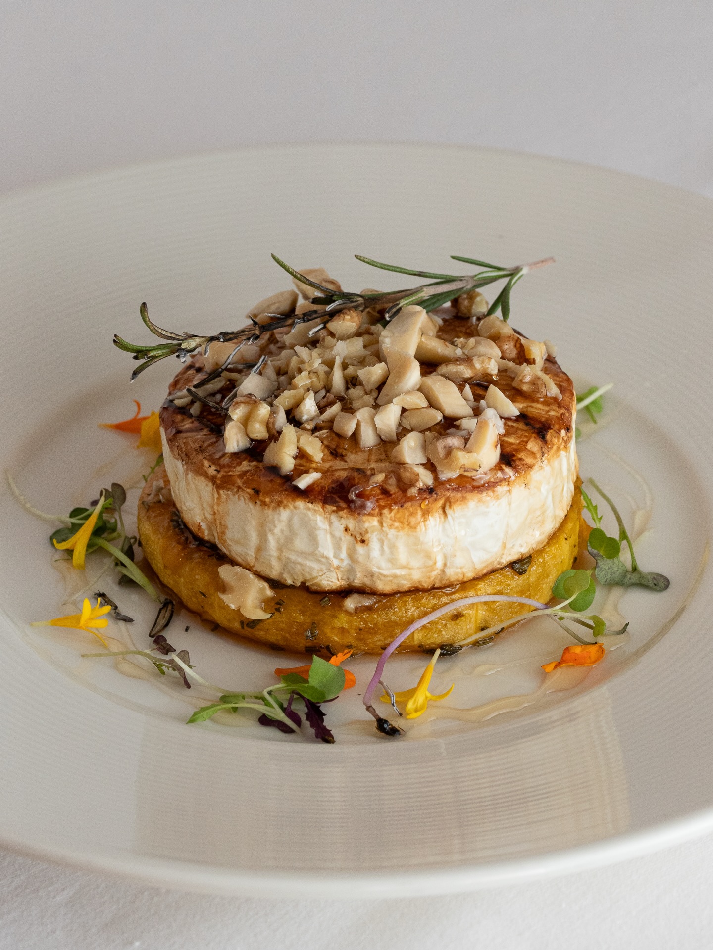 Simplicity in which everything is perfect ❤️ Grilled camembert cheese with rosemary and pumpkin

📍 Calle San José, 6, Benalmádena
📞 +34 951 71 57 36

#restaurant #benalmadena #pairing #wine #mediterraneanfood