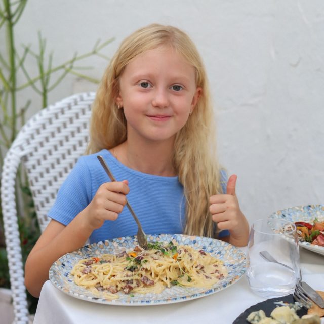 We always think about flavour, mood and comfort. Even when it comes to our youngest guests

📍 Calle San José, 6, Benalmádena
📞 +34 951 71 57 36

#restaurant #benalmadena #brunch #familytime #foodforkids