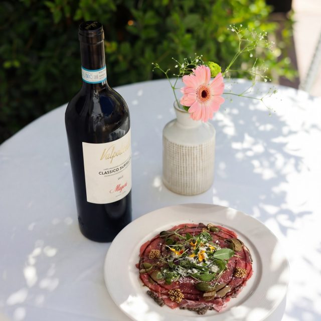 Thinly sliced marbled beef with the natural sweetness of fresh meat melts gently on the palate, leaving a clean, noble flavor without harshness. 

Truffle adds depth: a warm, earthy aroma unfolds gradually, delicately highlighting the character of the beef rather than competing with it. Capers and whole-grain mustard bring a precise salty-spiced sharpness, creating contrast and rhythm. A light acidity and fine olive oil bring the composition together, making the taste round and balanced.

This carpaccio is about elegance and nuance — a subtle play of textures and a long, calm finish with a truffle trail, beautifully revealed alongside a glass of noble red wine.

📍 Calle San José, 6, Benalmádena
📞 +34 951 71 57 36

#restaurant #benalmadena #pairing #wine #mediterraneanfood