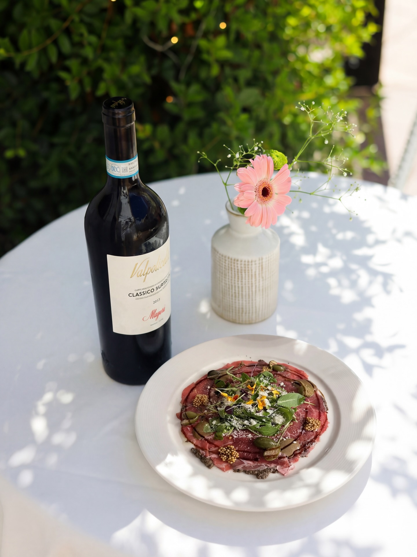 Thinly sliced marbled beef with the natural sweetness of fresh meat melts gently on the palate, leaving a clean, noble flavor without harshness. 

Truffle adds depth: a warm, earthy aroma unfolds gradually, delicately highlighting the character of the beef rather than competing with it. Capers and whole-grain mustard bring a precise salty-spiced sharpness, creating contrast and rhythm. A light acidity and fine olive oil bring the composition together, making the taste round and balanced.

This carpaccio is about elegance and nuance — a subtle play of textures and a long, calm finish with a truffle trail, beautifully revealed alongside a glass of noble red wine.

📍 Calle San José, 6, Benalmádena
📞 +34 951 71 57 36

#restaurant #benalmadena #pairing #wine #mediterraneanfood